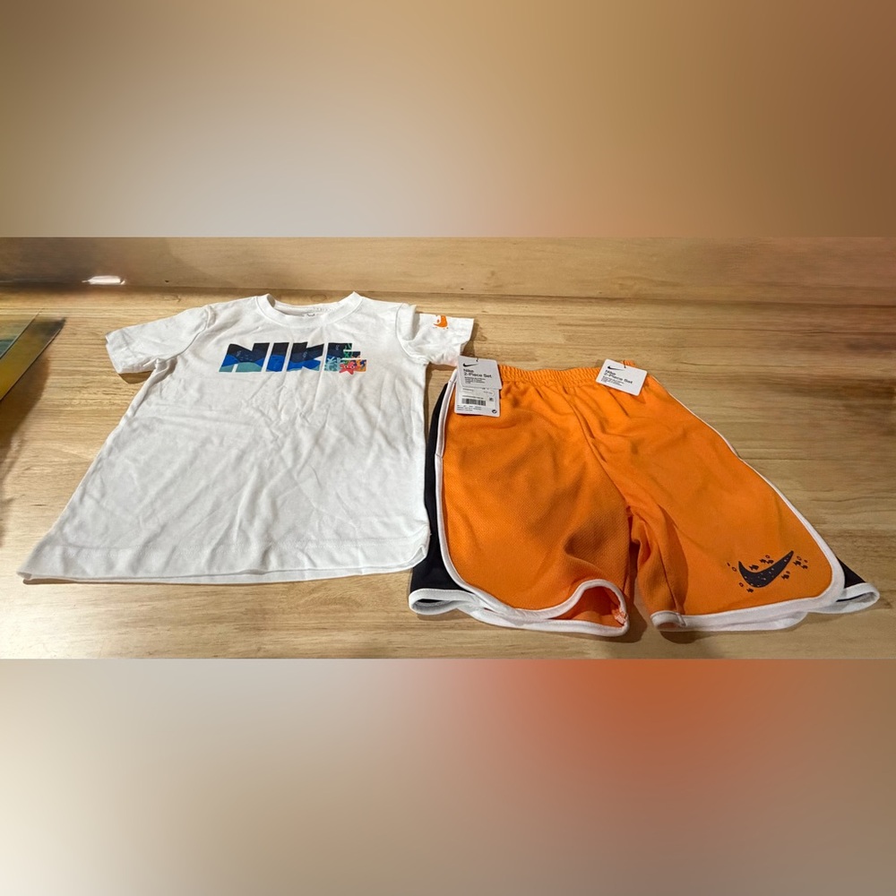 NWT Nike Set Shorts & T shirt boys size 6